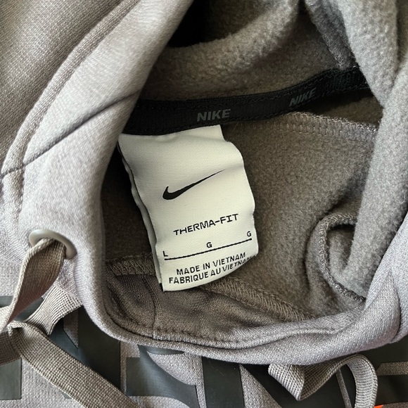 NWOT Men’s Nike Sweater Size L - Picture 2 of 2